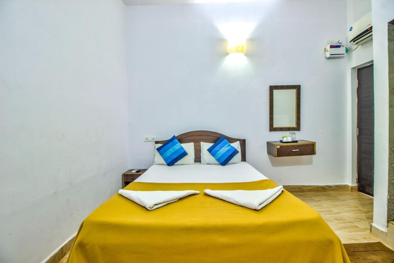 Stanleys Guest House Baga Exterior photo
