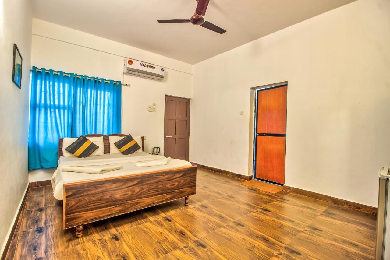 Stanleys Guest House Baga Exterior photo