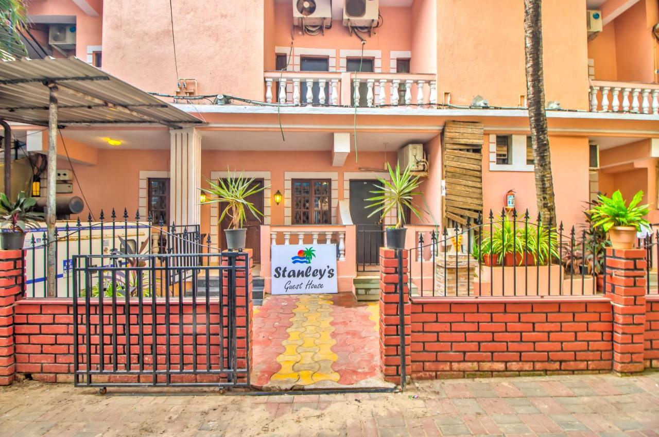 Stanleys Guest House Baga Exterior photo